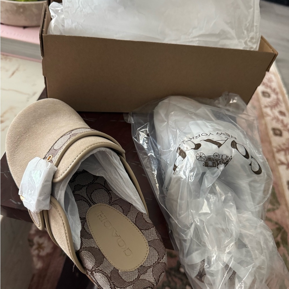 Coach Beige/Tan Logo-Trim Slide Loafers